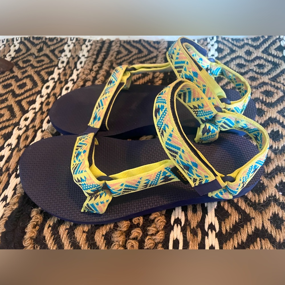 Teva Universal Sandals Size 10 Women’s Blue & Yellow Tribal